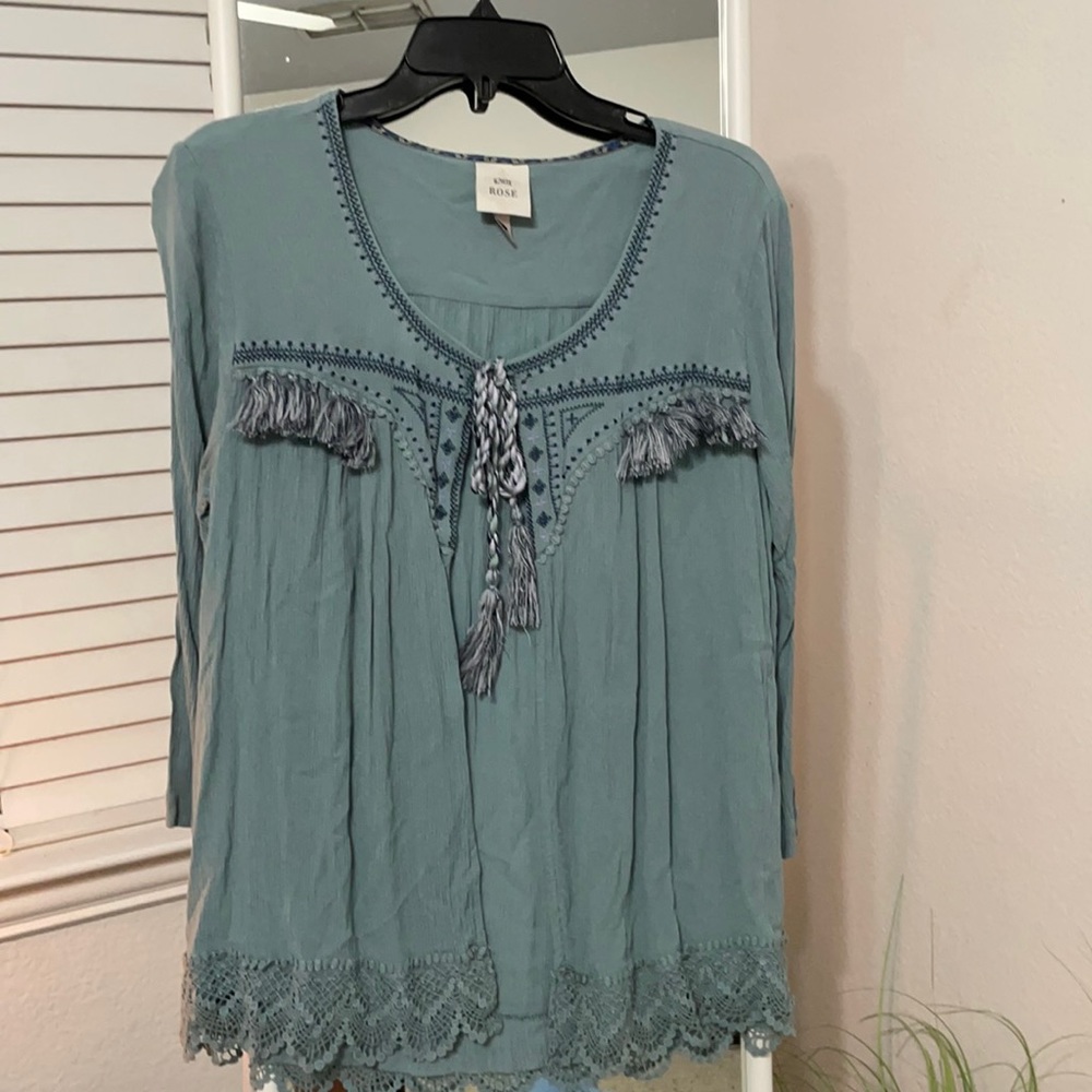 Women’s tie shirt!